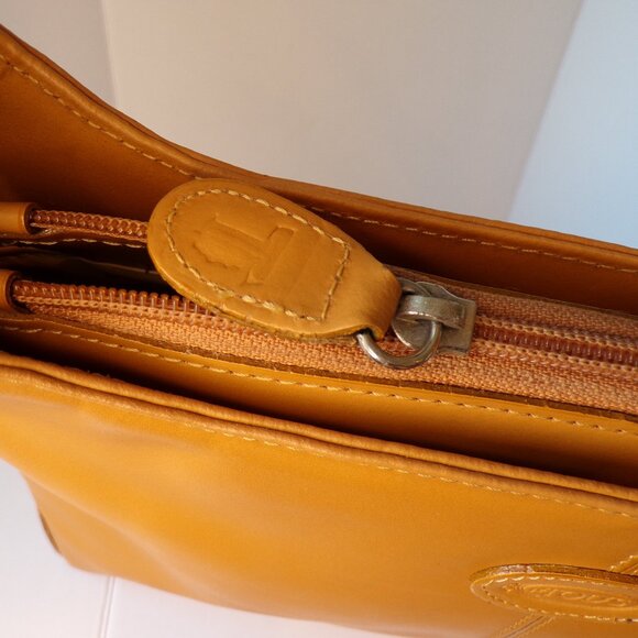 Tod's Leather Shoulder Handbag Purse Camel Color - Picture 12 of 15